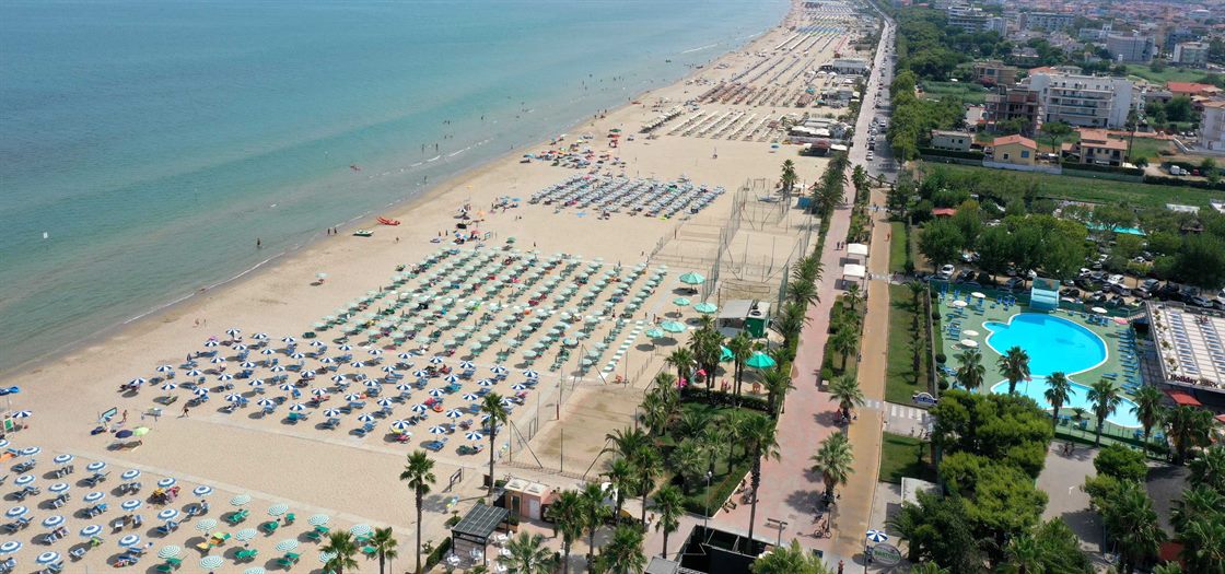 La spiaggia del Villaggio Holiday